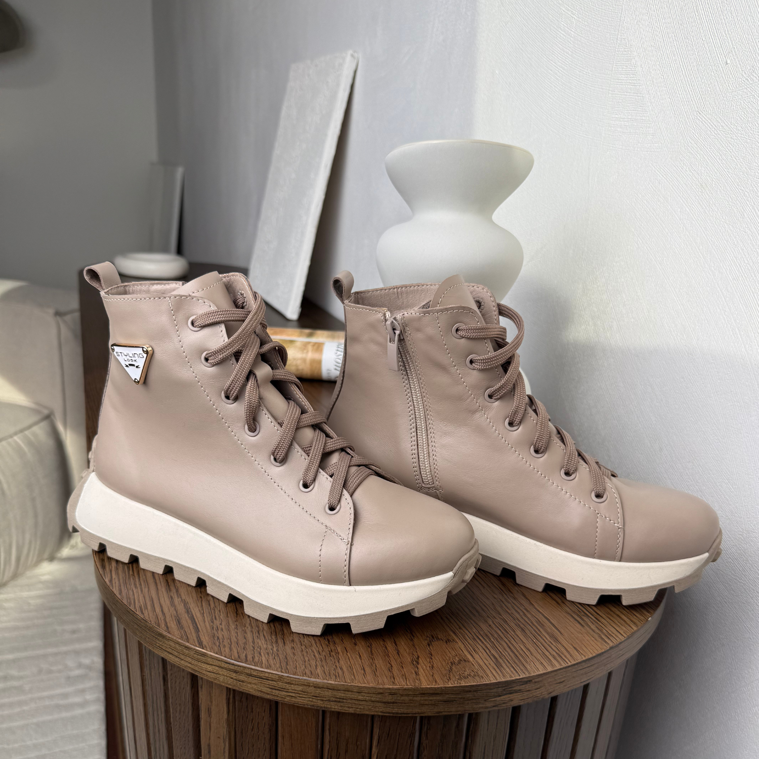1 Жіночі черевики шкіряні Trek ART 21 Beige (K) - Зображення 1